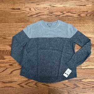 NWT Style & Co. Women’s Curved Hem Sweater size PETITE Medium